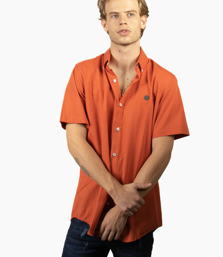 CAMISA LISA LADRILLO MANGA CORTA
