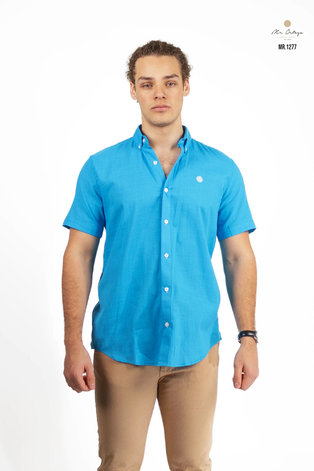 CAMISA LISA AZUL LOGOTIPO PLATEADO MANGA CORTA