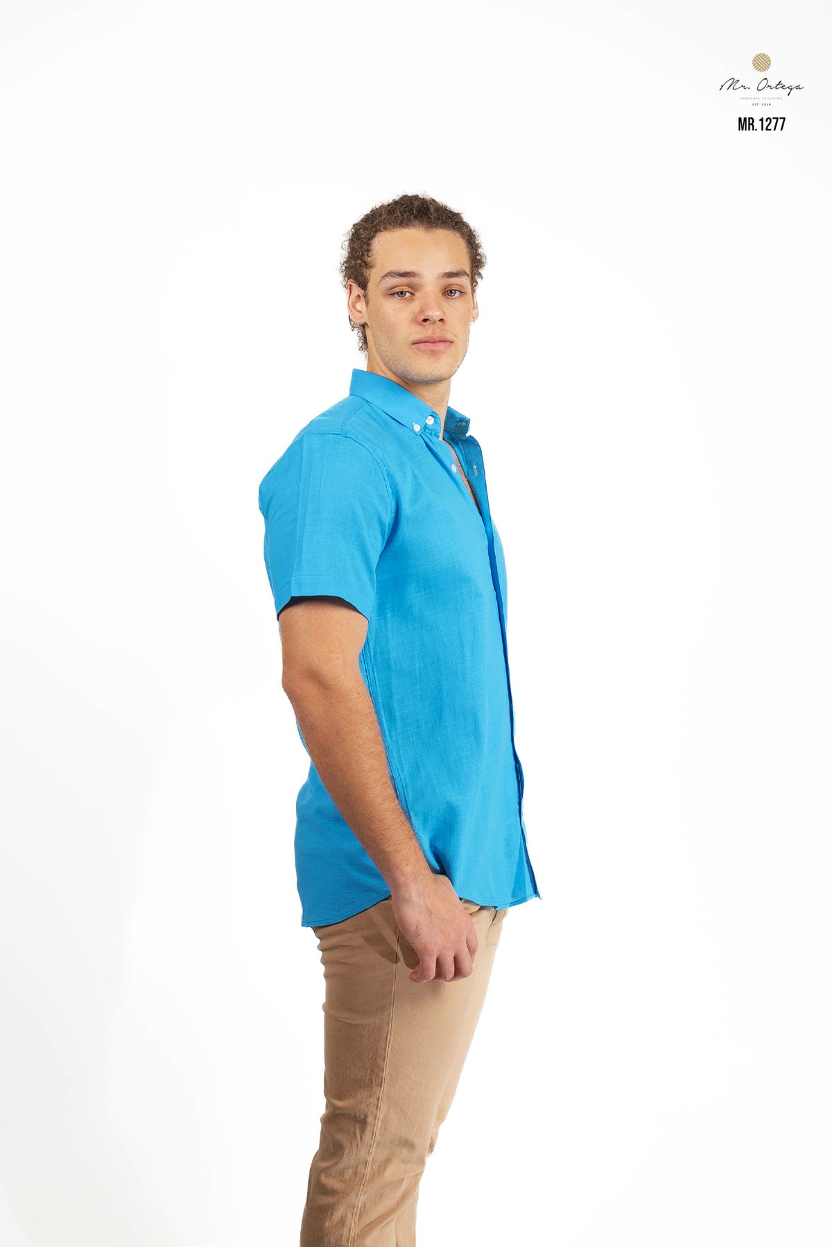 CAMISA LISA AZUL LOGOTIPO PLATEADO MANGA CORTA