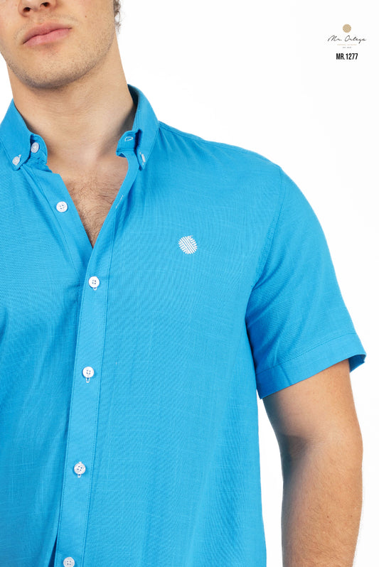 CAMISA LISA AZUL LOGOTIPO PLATEADO MANGA CORTA