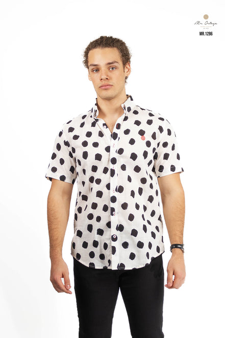 CAMISA BLANCA PUNTOS NEGROS