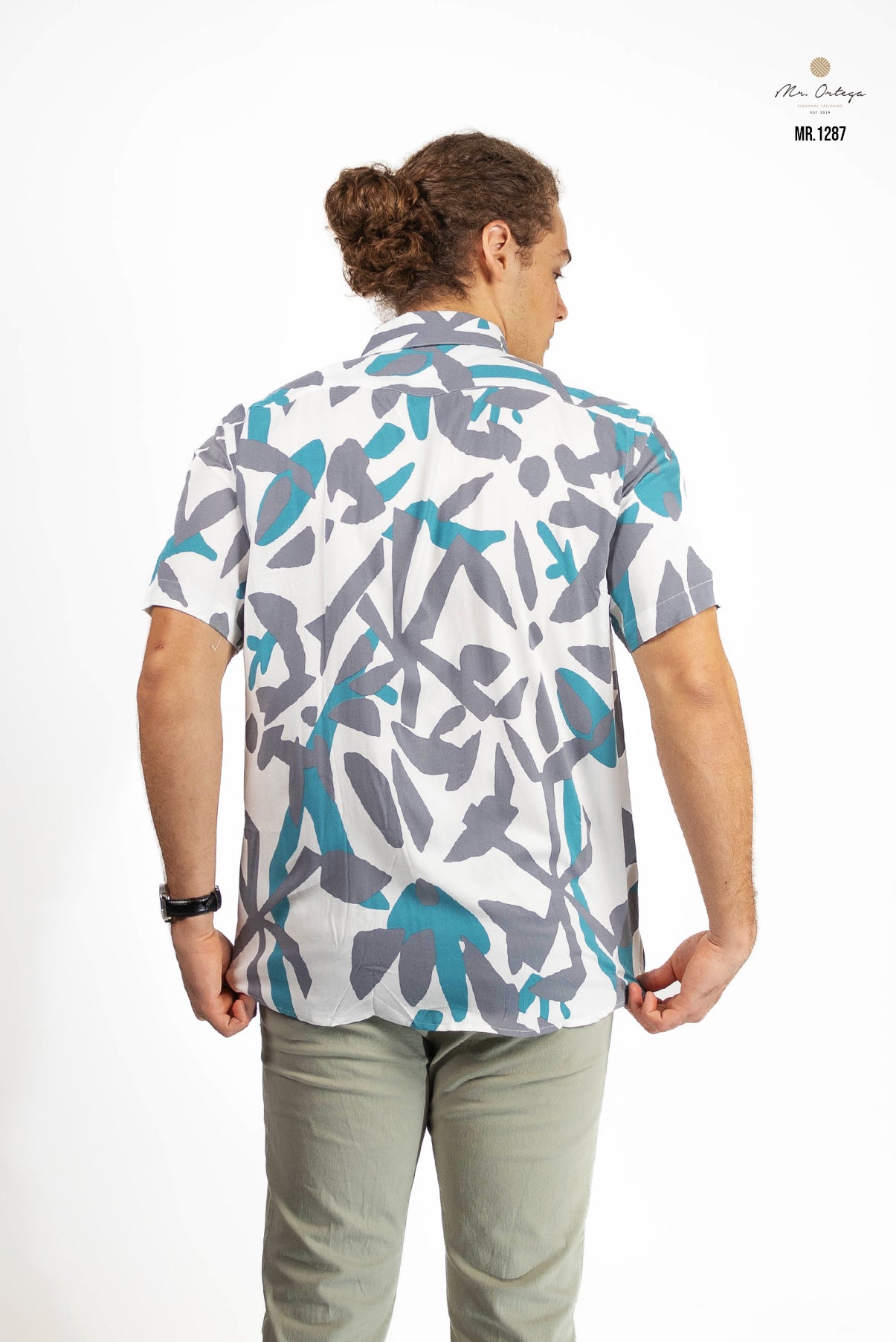 CAMISA ESTAMPADA BEIGE, ESTAMPADO GRIS Y TURQUESA MANGA CORTA