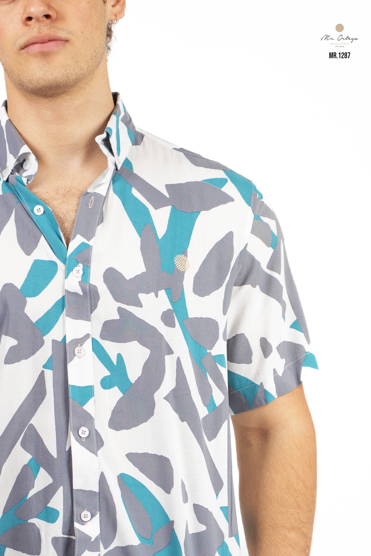 CAMISA ESTAMPADA BEIGE, ESTAMPADO GRIS Y TURQUESA MANGA CORTA