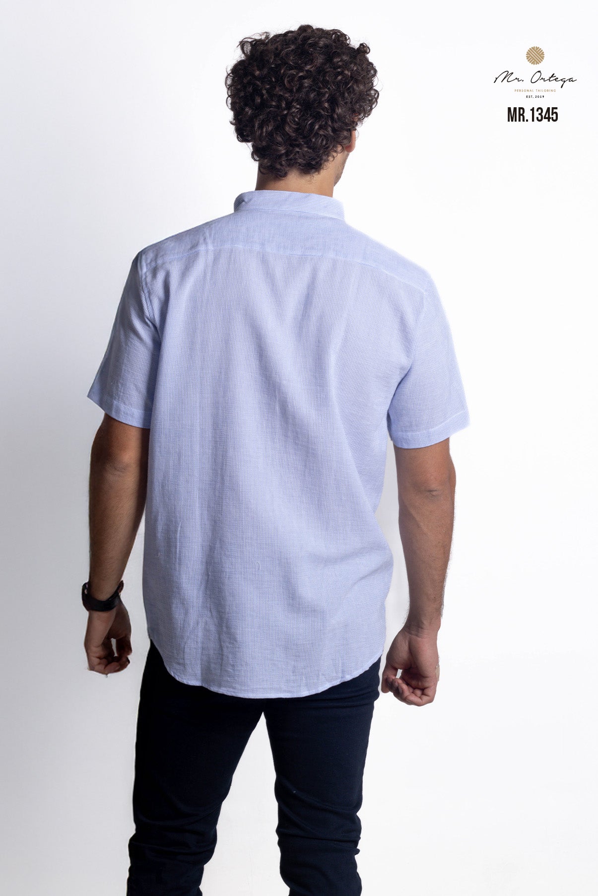 CAMISA LISA AZUL Y BLANCO BORDADO DE TELA MANGA CORTA