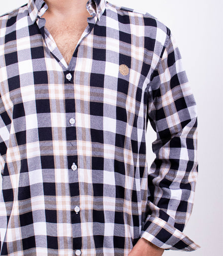 CAMISA CUADROS NEGRO, BLANCO Y BEIGE