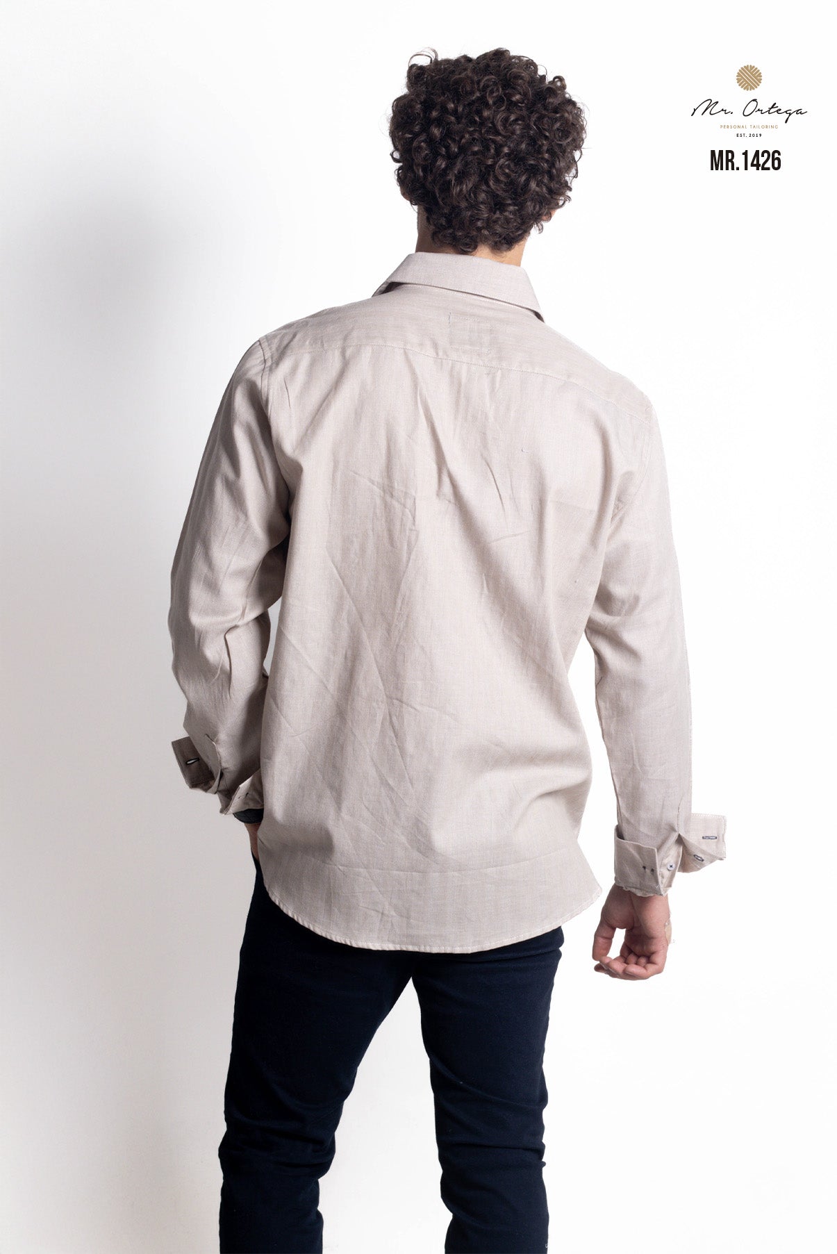 CAMISA LISA BEIGE MANGA LARGA