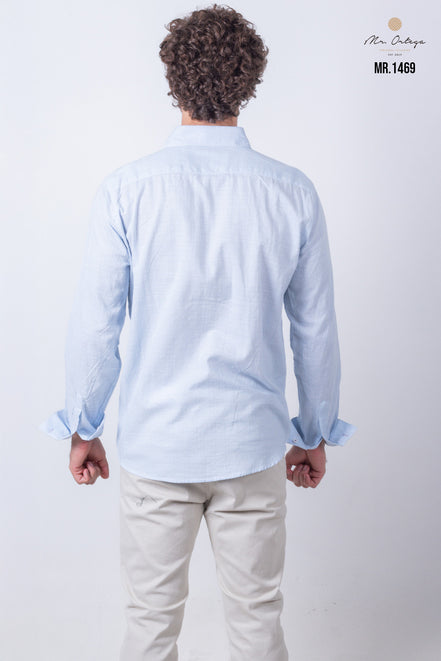 CAMISA LISA AZUL CLARO BORDADO MORADO