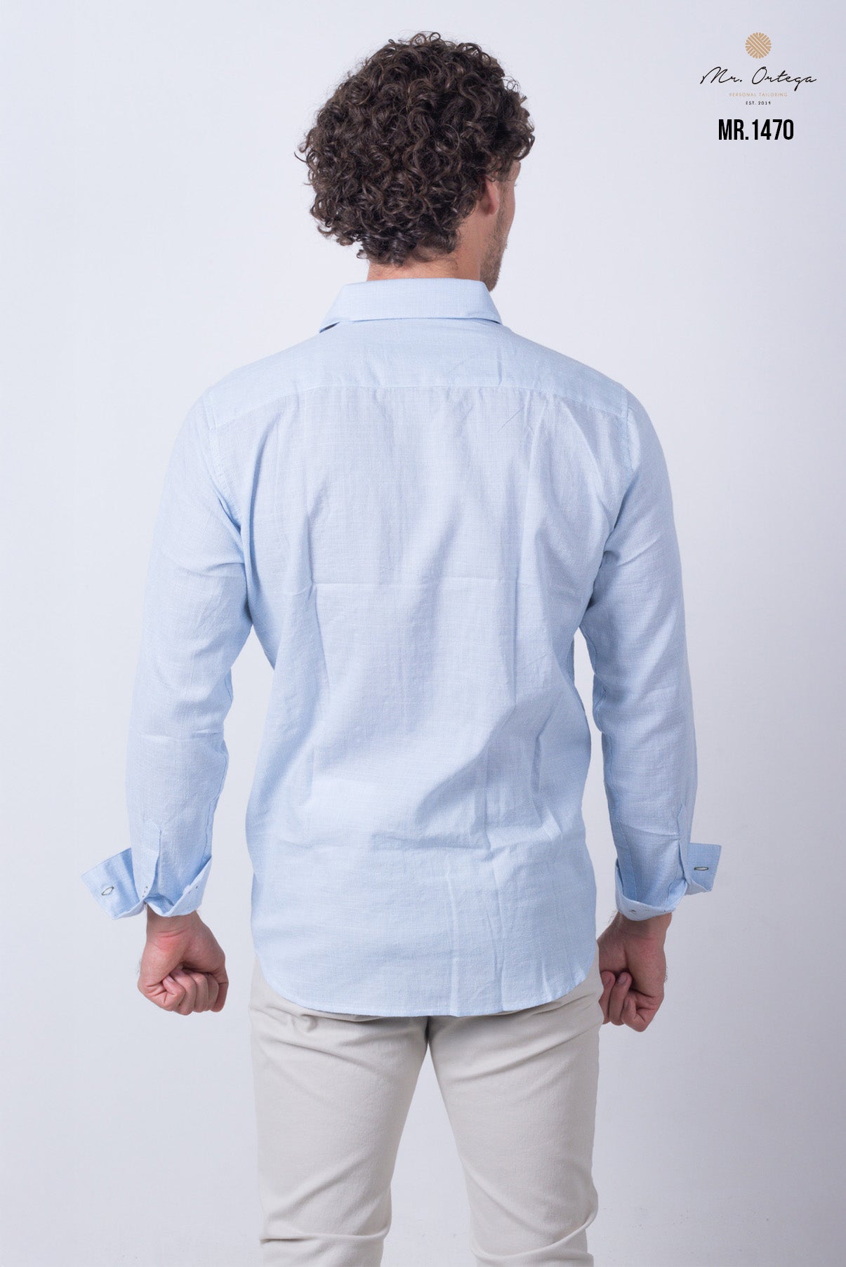 CAMISA LISA AZUL CLARO BORDADO VERDE