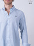 CAMISA LISA AZUL CLARO BORDADO VERDE