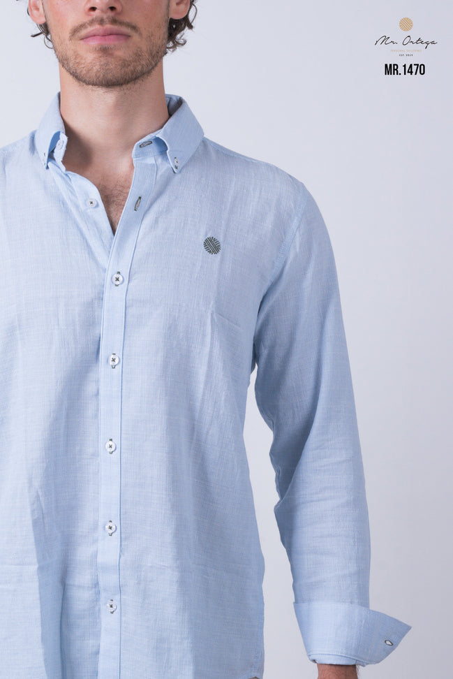 CAMISA LISA AZUL CLARO BORDADO VERDE