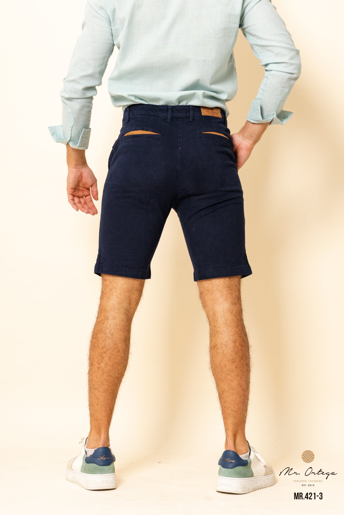 BERMUDA DE GABARDINA AZUL MARINO