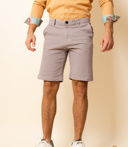 BERMUDA DE GABARDINA GRIS