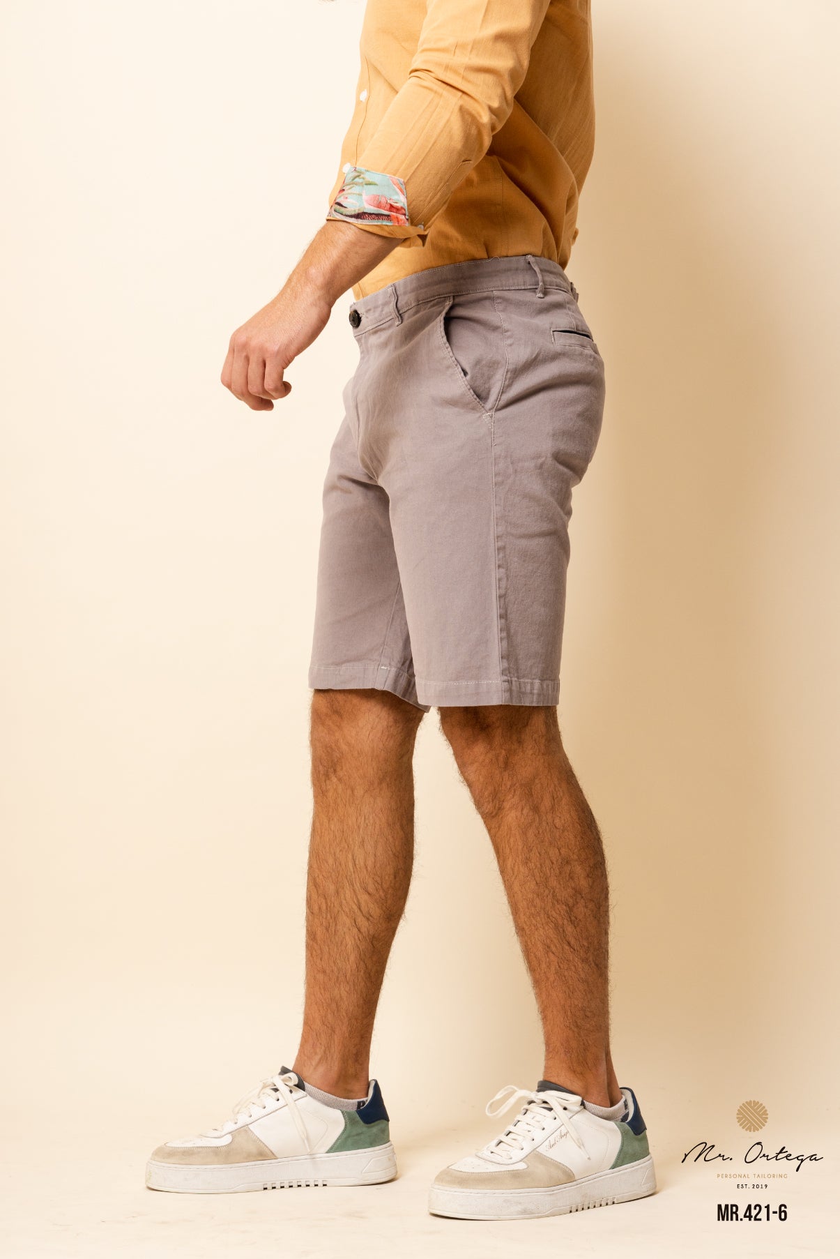 BERMUDA DE GABARDINA GRIS