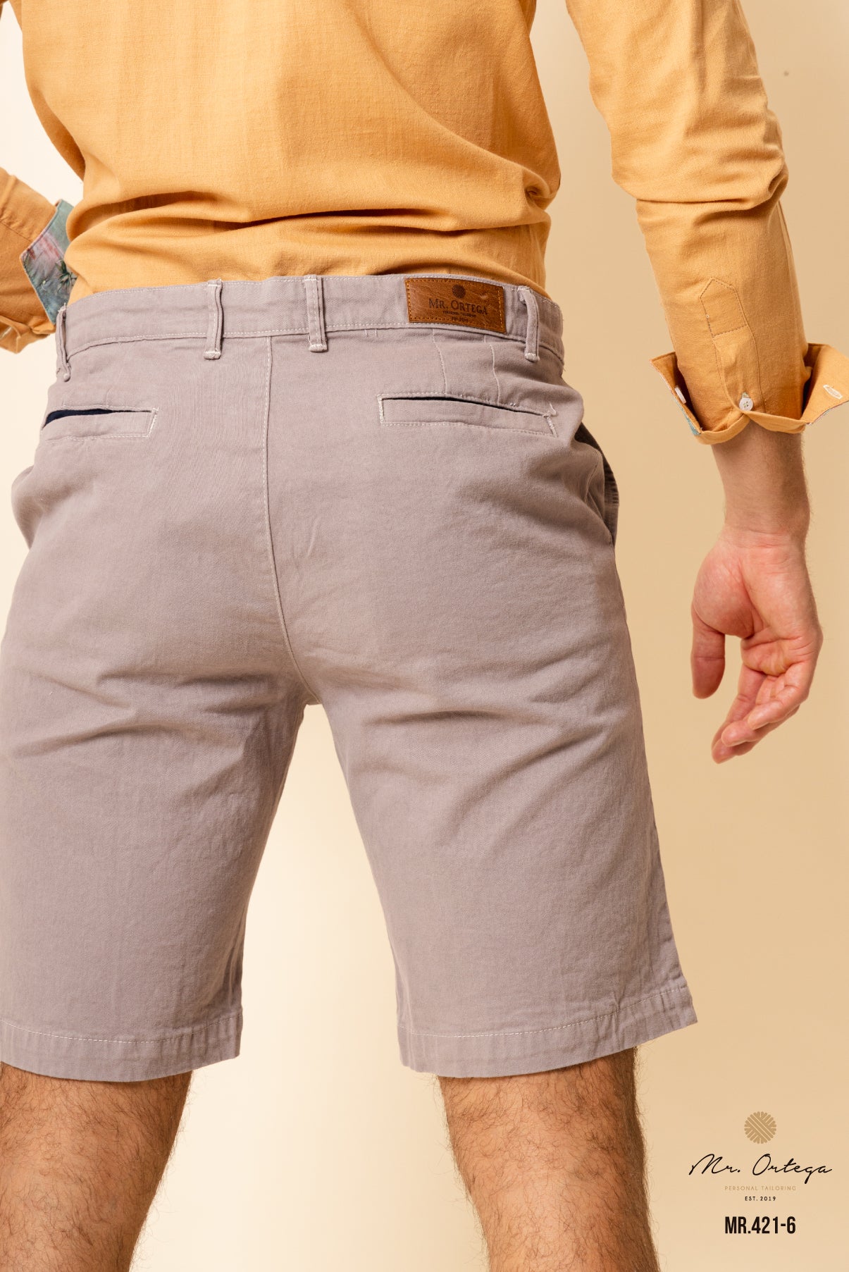 BERMUDA DE GABARDINA GRIS