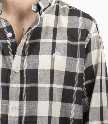 CAMISA CUADROS NEGRO Y BEIGE