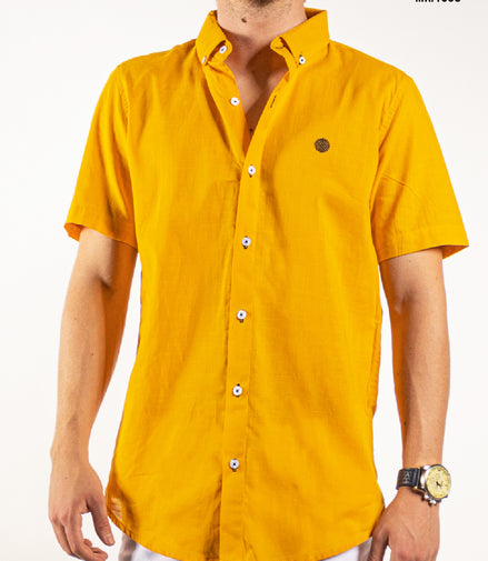 CAMISA MOSTAZA BORDADO NEGRO MANGA CORTA
