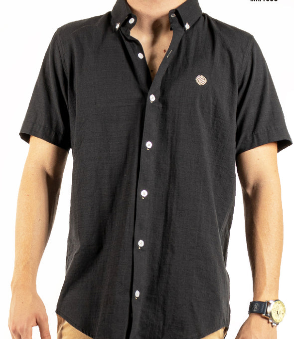 CAMISA NEGRA BORDADO BEIGE MANGA CORTA