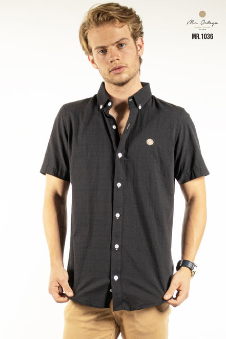 CAMISA NEGRA BORDADO BEIGE MANGA CORTA