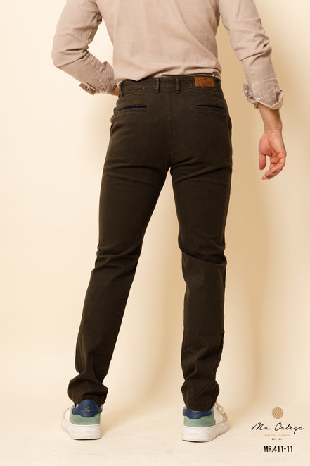 PANTALÓN GABARDINA OLIVO CORTE REGULAR