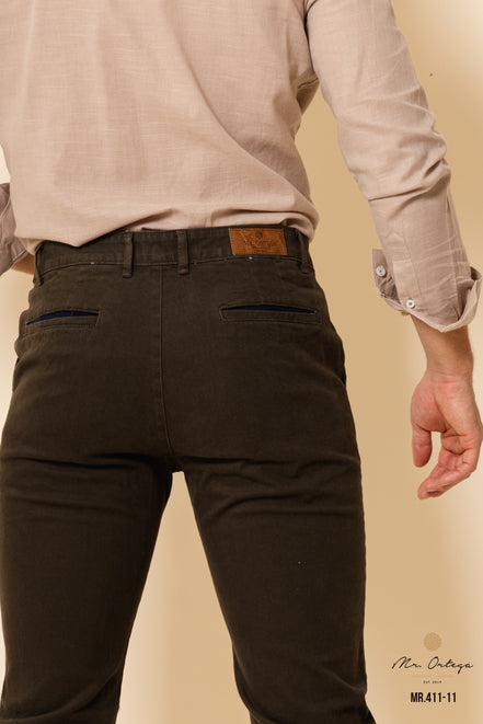 PANTALÓN GABARDINA OLIVO CORTE REGULAR